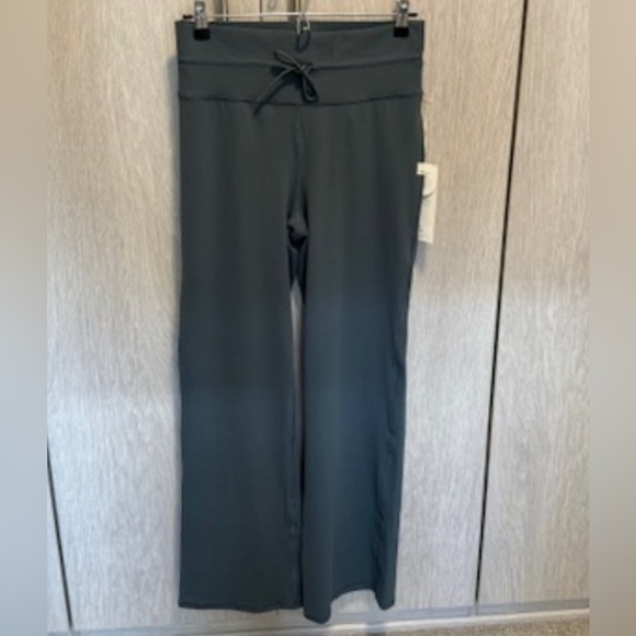 Vuori Daily Wideleg NWT - Picture 3 of 6